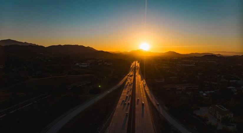 Két gyermek meghalt egy tragikus autóbalesetben – egy sofőrt letartóztattak a rendőrök