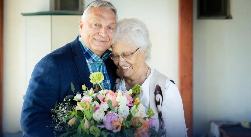 Orbán Viktor édesanyja, az unokák és szelfik hada - ilyen volt 2025 képekben
