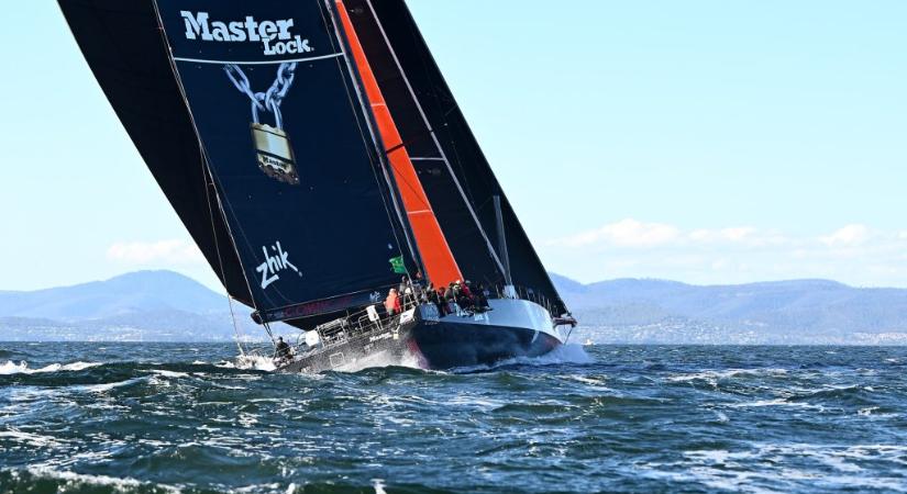 Ritkán látható csatát hozott a világ egyik legkeményebb vitorlásversenye