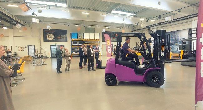 AntOn: lila targonca a Jungheinrichtől a mid-tech piacon