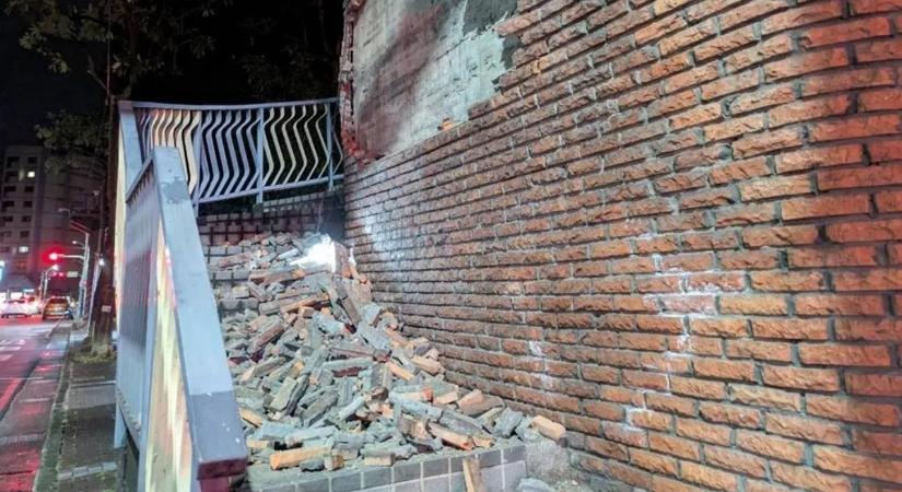 Videók a katasztrófáról! Menekültek az állatok és remegett a ház a földrengés során