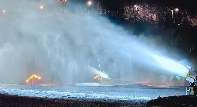 Hétfőn nyithatnak a hazai sípályák