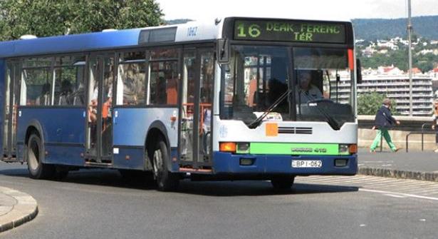 Búcsúzik az Ikarus 412-es: ezeken a vonalakon láthatod még idén