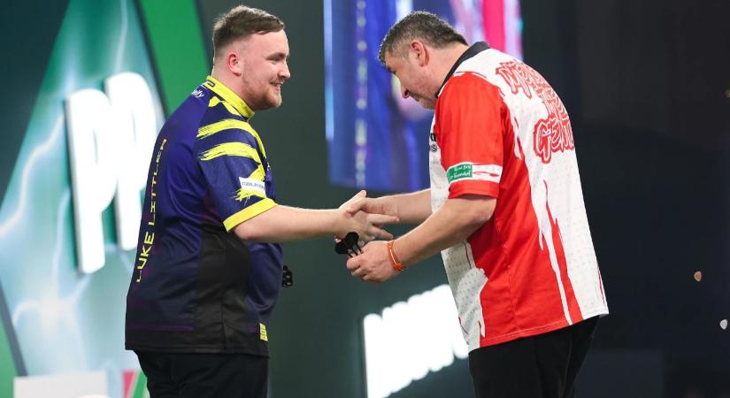 Luke Littler Mensur Suljovic ellen sem veszített szettet - 124-es kiszállóval sokkolta az osztrákot (VIDEÓVAL)