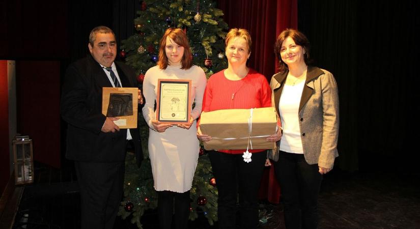 Igazi mintadiákot tüntettek ki: Stella igazi példakép lehet mindenki számára