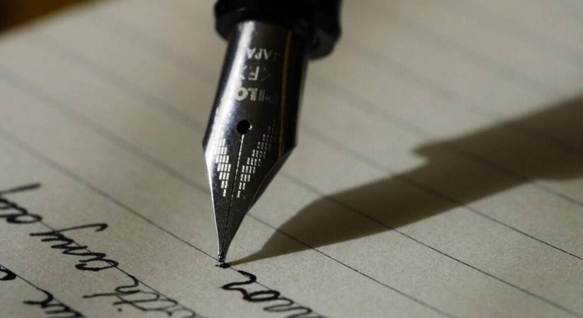 ‘Elfogott levél’ a kúria elnökének címezve: ‘…az alkoholmámoros bulikon való bírói részvétel kötelező vagy opcionális?’