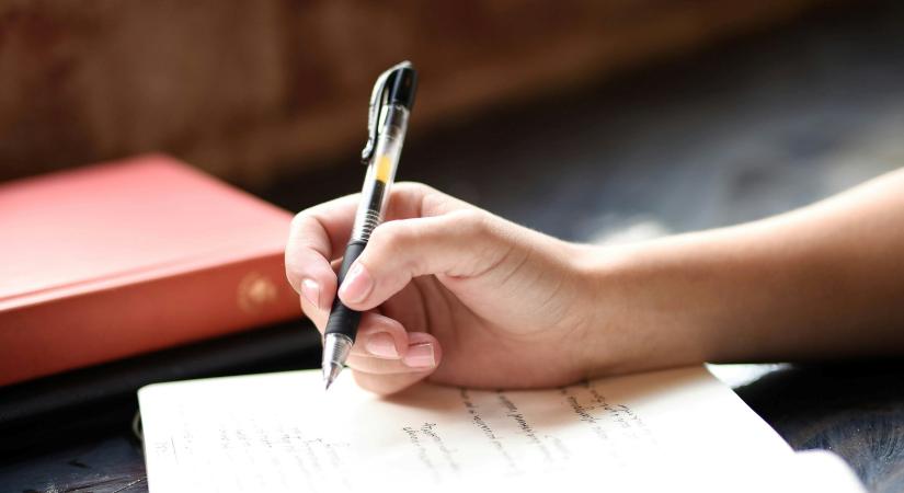 Azokra, akik még mindig kézzel írják a listáikat, ez a 9 dolog jellemző – a pszichológia szerint