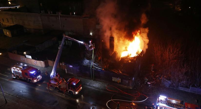 Több száz riasztás érkezett a tűzoltókhoz karácsonykor