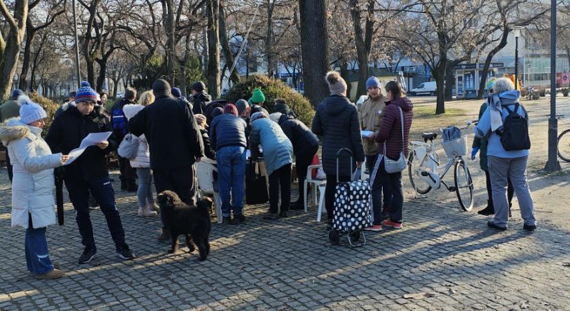 Folyamatosan érkeztek az aláírók Zentán