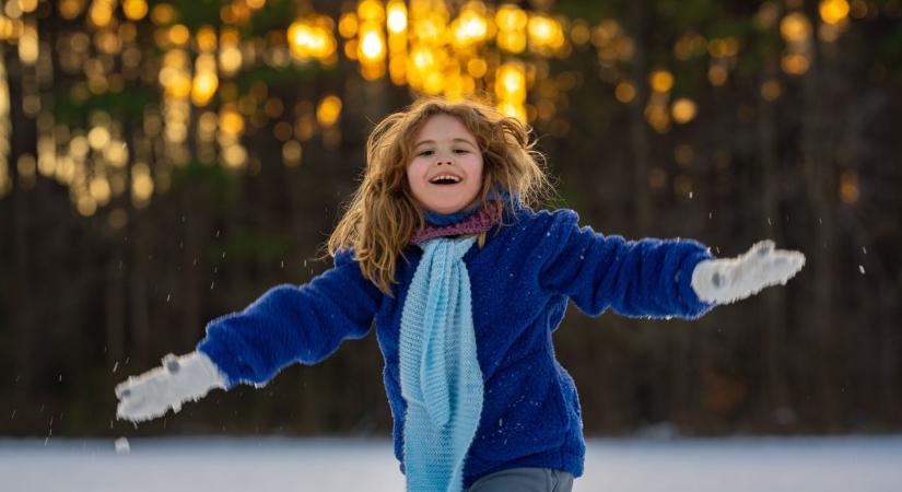 Csak óvatosan a szabadban, elvihet minket a viharos szél!