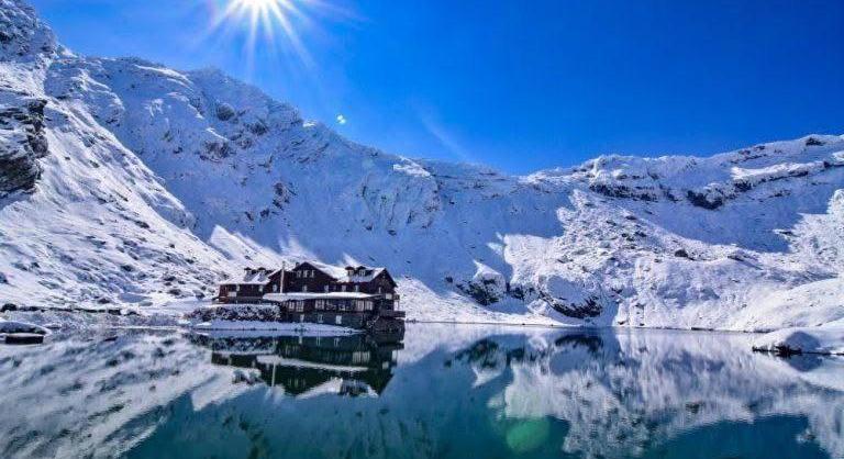 Szélvihar miatt rekedtek turisták a Bâlea-tó menedékházainál