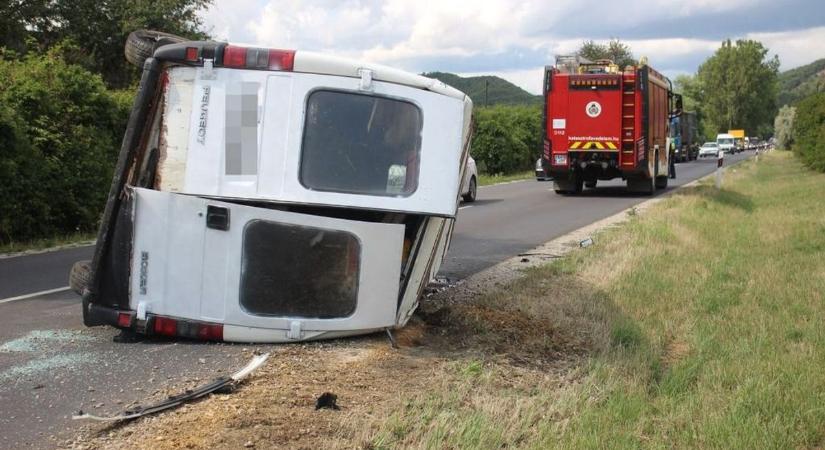 Lecsapott a porvihar, elsötétült az autópálya, pánikba estek az autósok