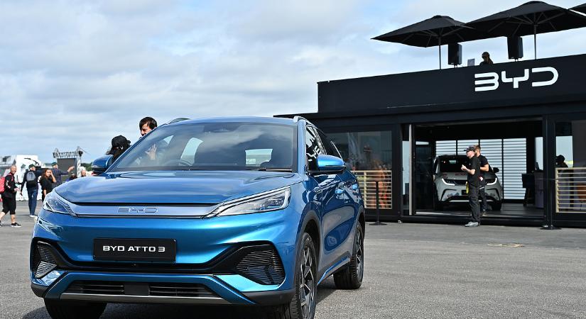 Ennyi volt: jól ismert autómárkák dőlhetnek be teljesen jövőre