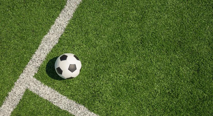 Örül a falu, megújult a műfüves focipálya