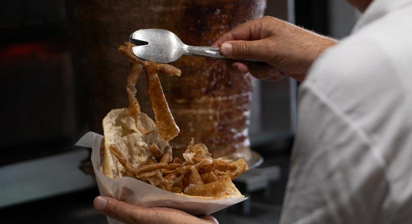 Lejárt húst találtak az ismert körúti giroszozóban