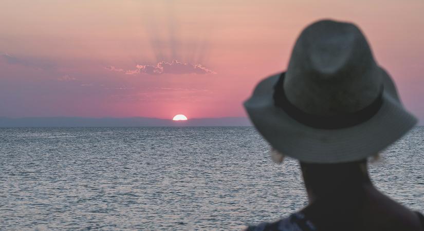 Így pihenhetsz akár 55 napot 2026-ban: kevesebb szabadság kell hozzá, mint hinnéd