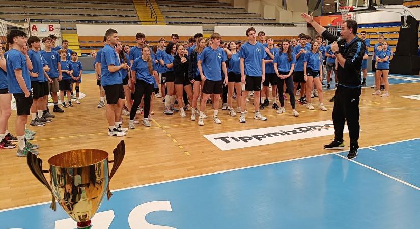 Játékosan búcsúztatták az óévet a szolnoki röplabdázók