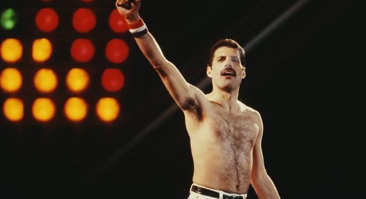 36 foga volt Freddie Mercurynak, ennek tulajdonította egyedi énekhangját