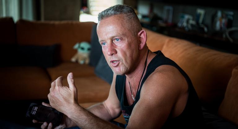 „Ne jelöld meg a Feleségem Putyin bombázása alatt” – Schobert Norbert kiakadt Molnár Áron bejegyzésén