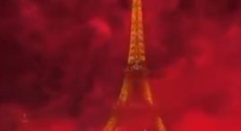 Piros-kékbe borították az Eiffel-tornyot, negyven ultrát tartóztattak le Párizsban az illegális tűzijáték miatt