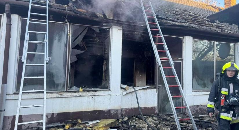 Kigyulladt egy hentesüzlettel egybeépített családi ház, hiába a drámai küzdelem, tragédia lett a vége