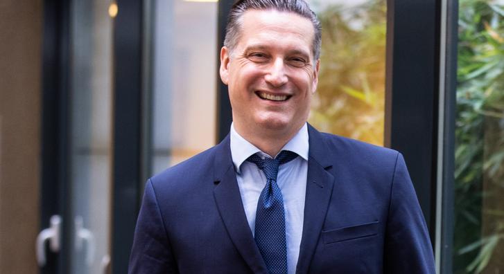 „Abigél nevelése lesz az első helyen” – Pély Barna az apaságról és élete legszebb évéről mesélt