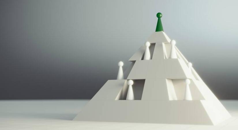 6 egyszerű jel, amiről felismered a piramisjátékot - 1 perces videóban mondja el a matematikus