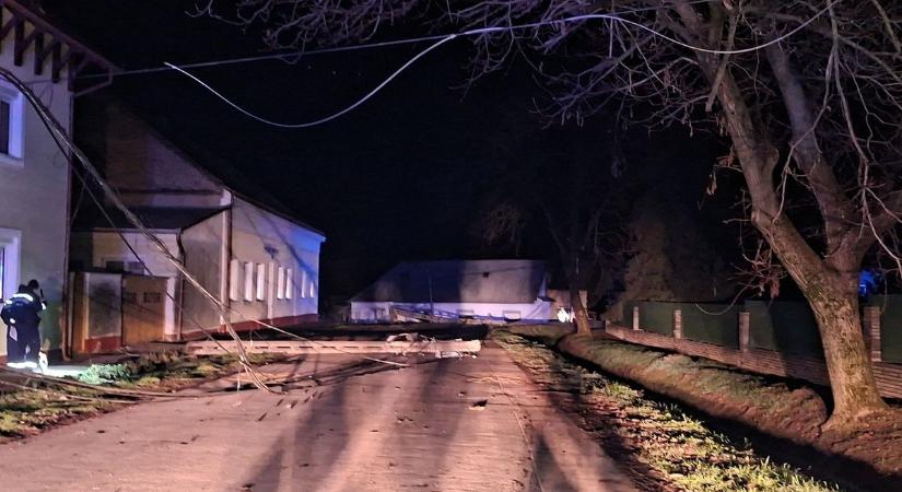 Villanyoszlopokat döntött, majd eltűnt a helyszínről: hátborzongató jelenetek Szentlőrincen