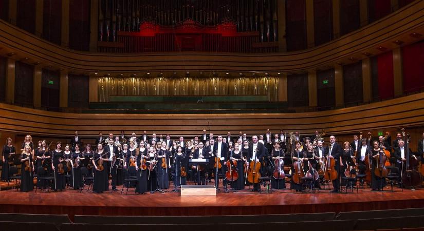 Igazi logisztikai bravúrt visz véghez Kínában a MÁV Szimfonikus Zenekar