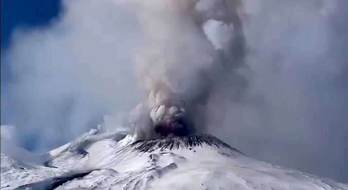 Látványos kitörést produkált az Etna (VIDEÓ)