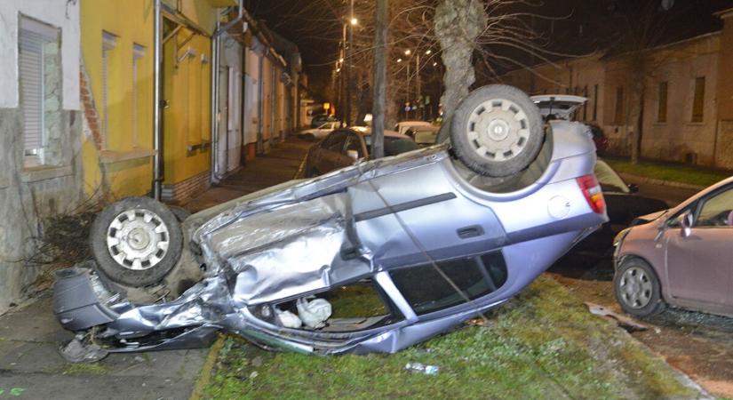 Három autót nullázott le a jeges úton egy fiatal sofőr