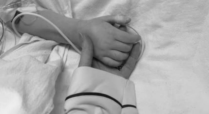 Miután nemrég meghalt egy lányuk: a család karácsonykor újabb gyermekét vesztette el