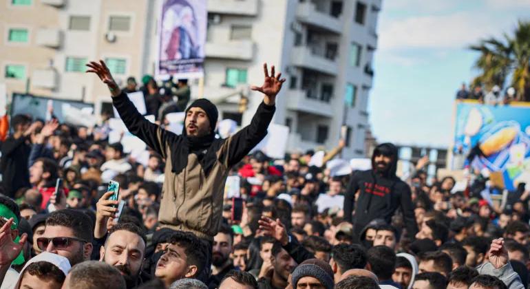 Halálos összecsapások Szíriában – Többen meghaltak az alavita mecset elleni merénylet miatti tüntetésen