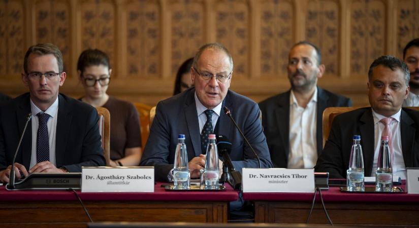 Átalakítaná az önkormányzati rendszert az Orbán-kormány, kár, hogy eddig az ellenzékiek mellett fideszes polgármesterek véleménye nem érdekelte