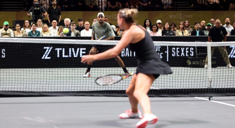 Kyrgios a világelső Szabalenkát legyőzve nyerte meg a nemek harcát
