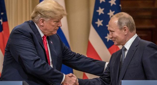 Trump telefonon beszélt Putyinnal a Zelenszkijjel tartandó találkozó előtt
