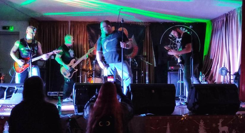 Így szól a metál karácsonykor – szétkapta a házat a két somogyi banda