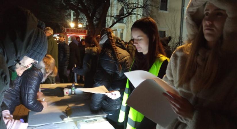 Az egyetemisták szerint minden várakozásukat felülmúlta az eddigi aláírások száma