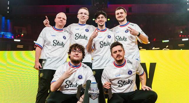 Donk vagy ZywOo, ZywOo vagy Donk? – Az év CS2 játékosa és csapata szerintünk