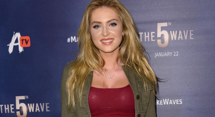 Saxon Sharbino cicit és combot villantott a kamerának – dögös fotók