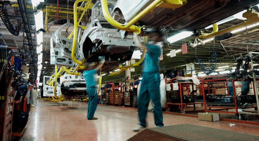 Eljött az autóipari fordulat, ez betehet a magyar álomnak is? Átírják a terveket a legnagyobb gyártók