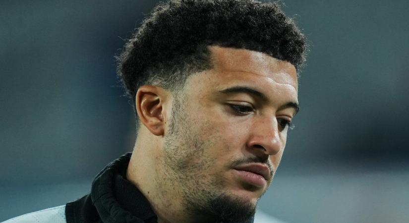 Jadon Sancho száguld a cumirolleren, közbelépne a Manchester United