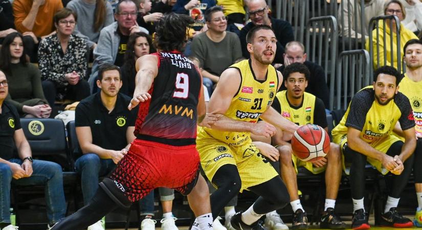 Elgázolta az Oroszlányt a Falco - fotók