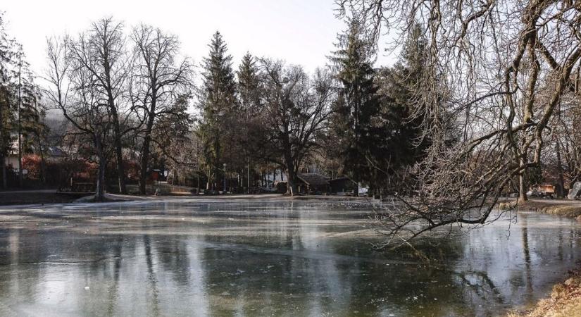 Érdemes lesz elővenni a melegruhát – fagyos reggelre ébredhetünk hétfőn
