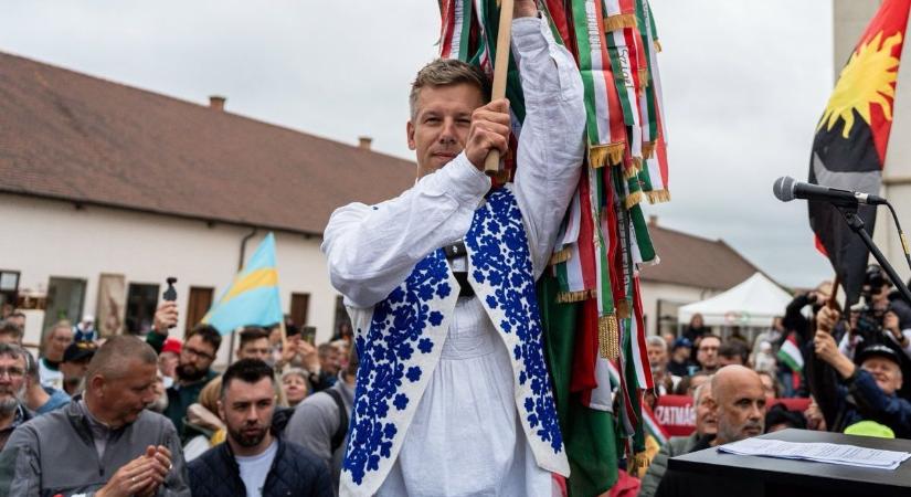 A baloldal hirtelen feltalálta az etno-nacionalizmust, és borzasztóan kínosan is áll neki