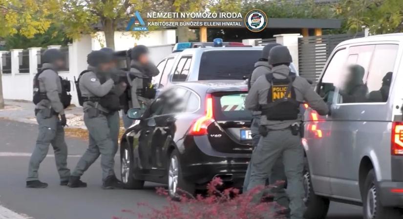 Még a levegőben is drog volt: mutatjuk az év legnagyobb drogfogásait