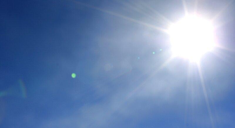 Szeles, de túlnyomóan napos, száraz idővel kezdjük a hetet