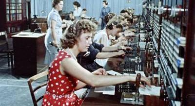 Kit visz el a meszesember, és kit ébreszt a kopogtató? – Városi szakmák, amikre csak a nagyszüleink emlékeznek