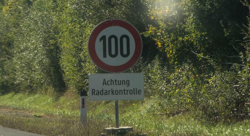 Csalók verik át a magyar autósokat gyorshajtási bírsággal?
