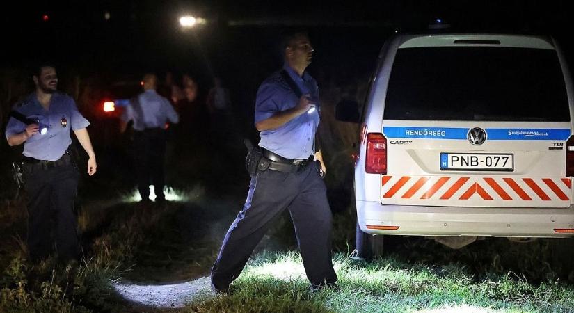 Egy kőkereszt mögé rejtette el a gyermek holttestét a kegyetlen gyilkos – fotók, videók